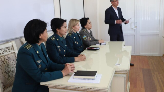 A roundtable discussion was held on the topic "Role of women in law enforcement agencies"