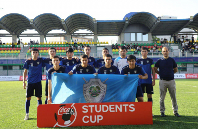 sbornaja-komanda-akademii-po-futbolu-uchastnik-futbolnogo-turnira-«coca-cola-students-cup»