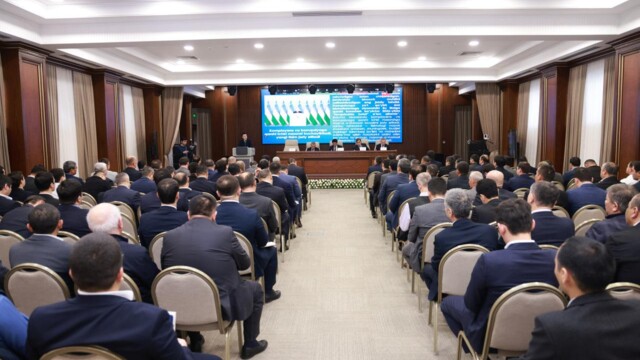 A systemic approach to combating corruption: the role of compliance units in the spotlight