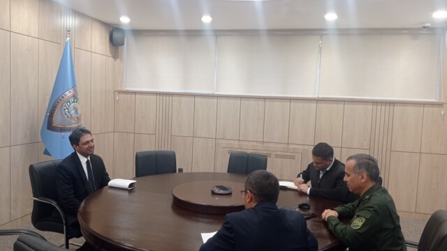 A meeting was held with an international expert in the field of cyber law