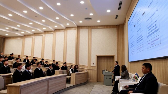 A lecture was conducted by a professor from Saint Petersburg State University