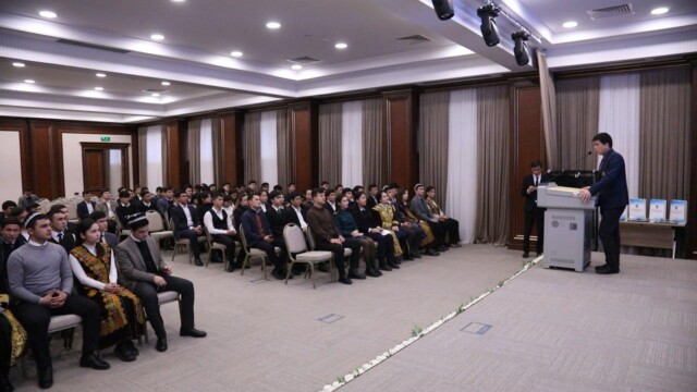 An event dedicated to the 584th anniversary of the birth of the great poet and thinker Alisher Navoi was held at the Academy