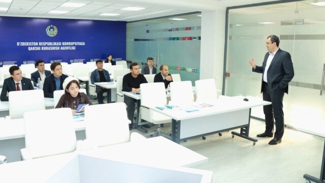 Mobile training sessions were held at the Anti-Corruption Agency