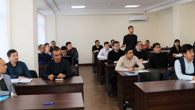 Визит представителя Нагойского экономического университета