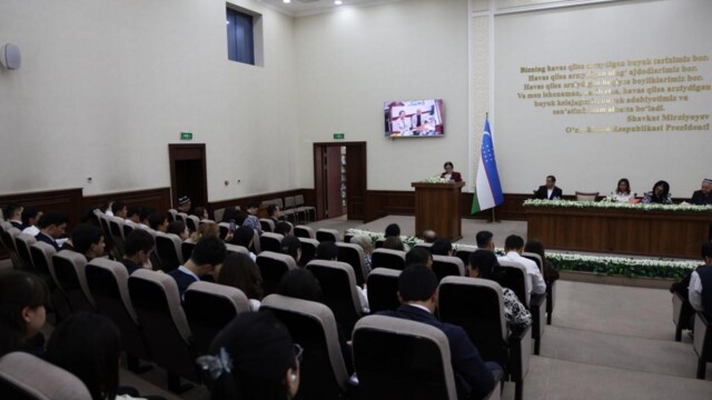 Participation of students - members of the “Young reader” club in an educational event
