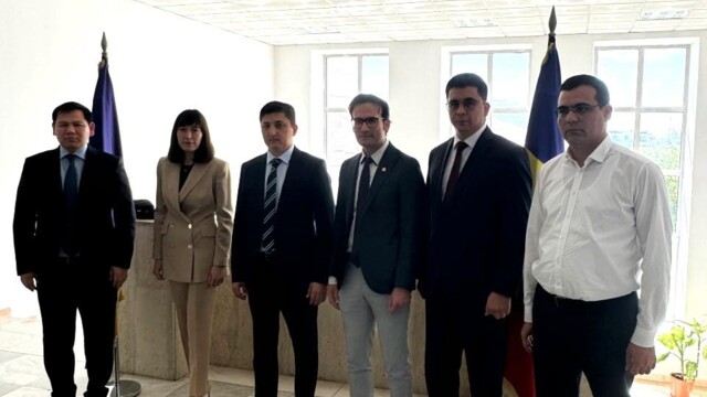 Foreign experience in combating crimes related to corruption was studied