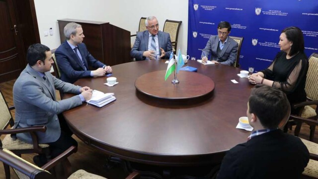 Қозоғистон Республикаси Президенти ҳузуридаги ДБА Коррупцияга қарши курашиш масалаларини ўрганиш тадқиқот маркази раҳбари билан учрашув