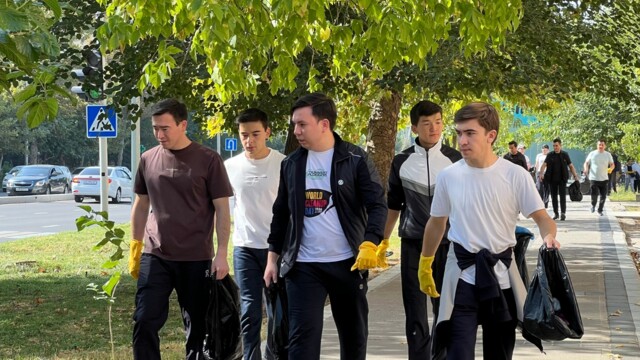 Plogging aksiyasi: talabalar atrof-muhitni asrashga hissa qo‘shdi