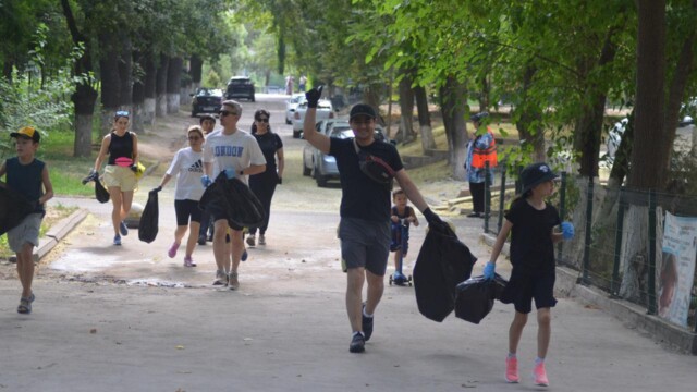 Academy Team Participates in Plogging Marathon