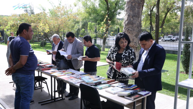A book fair was held at the Law Enforcement Academy.