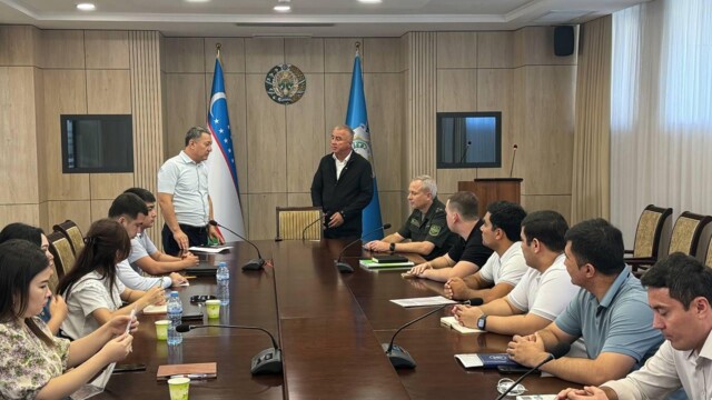 A traditional "Science Hour" was held at the Academy