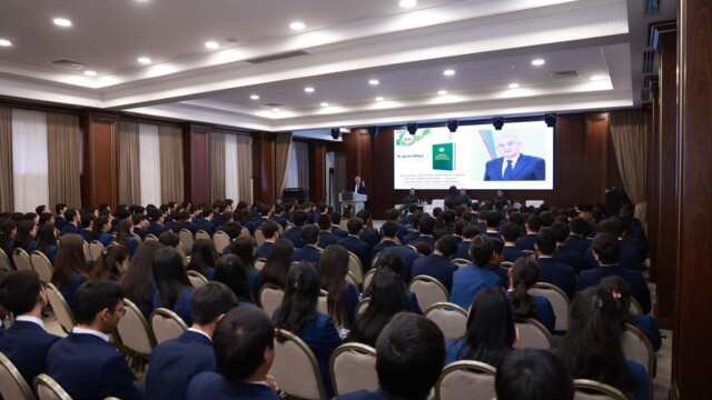 The Constitution as a triumph of justice: a meeting between students and an academician held at the Academy