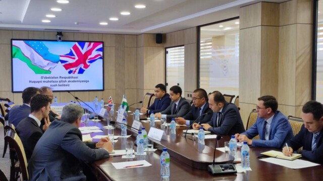 A meeting was held with experts from the United Kingdom on counter-terrorism