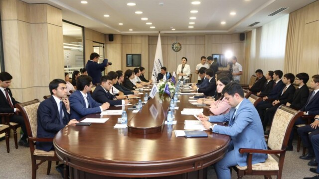 A training seminar on the topic “Youth — Leaders of the Anti-Corruption Movement” was organized